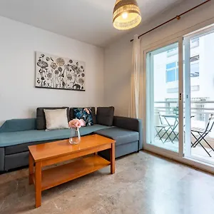 https://malagasuite-beach-la-nogalera.1costadelsol.com